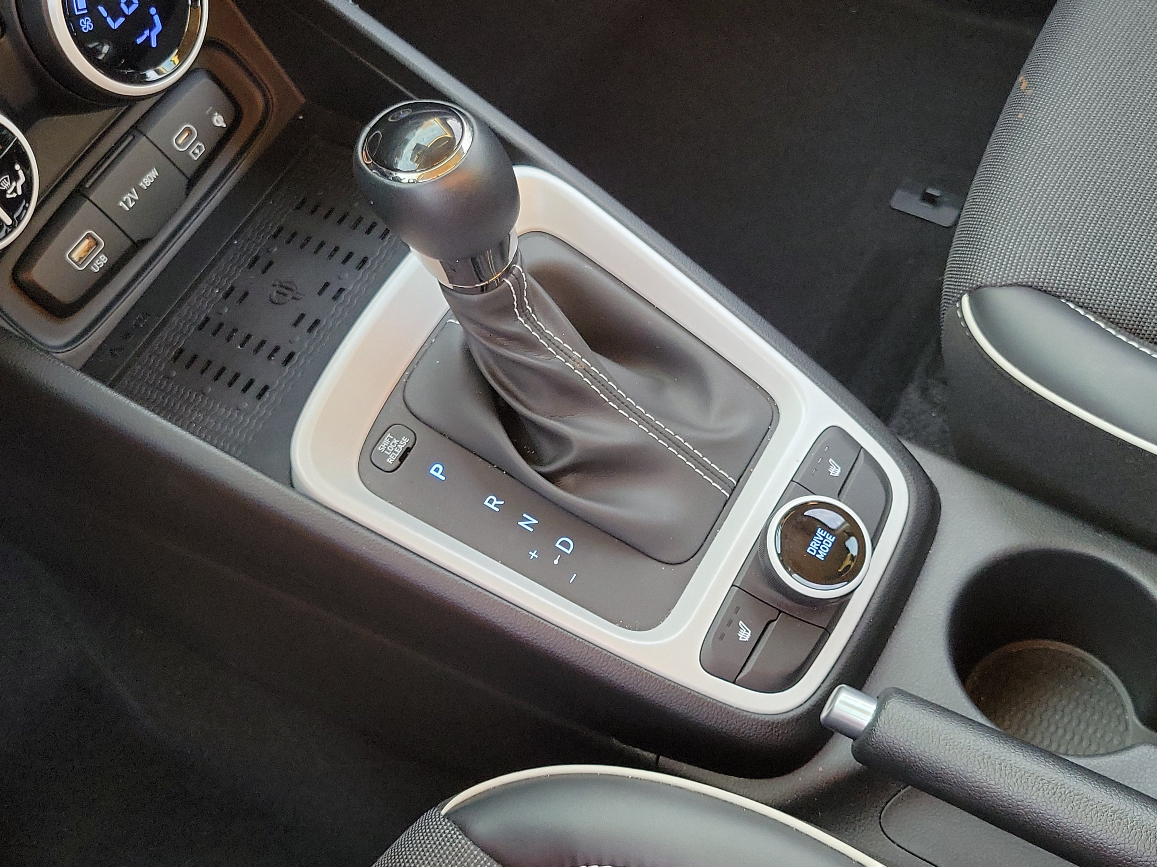 Certified 2026 Hyundai Venue SEL FWD image 16