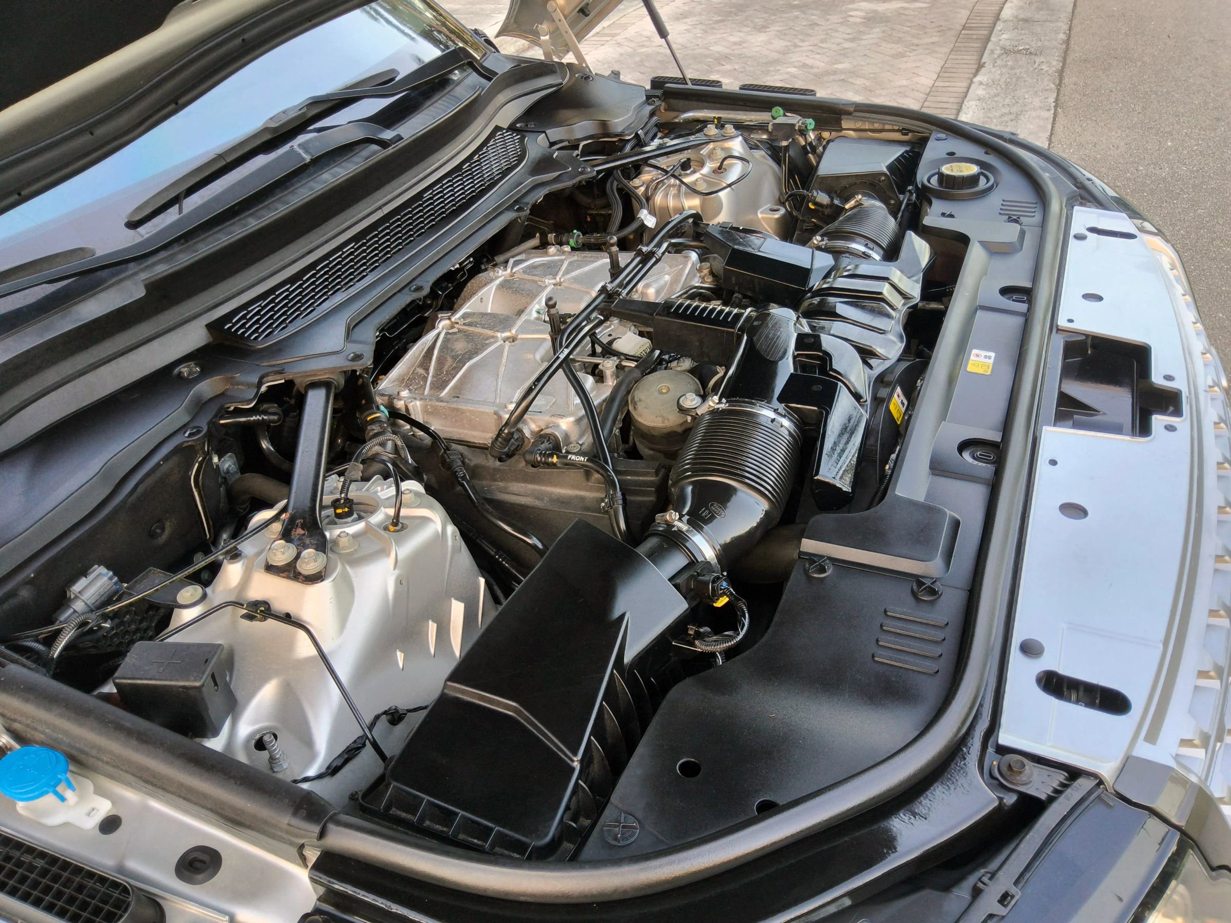 Used 2015 Land Rover Range Rover HSE image 44