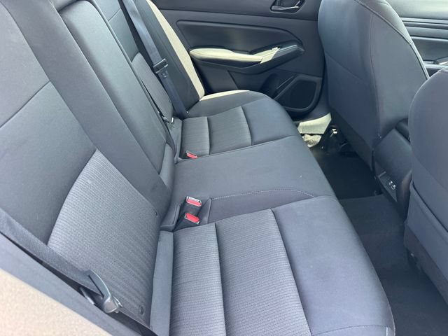 Used 2024 Nissan Altima 2.5 SV FWD image 8