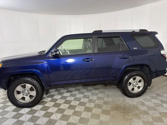 Used 2019 Toyota 4Runner SR5 Premium image 3