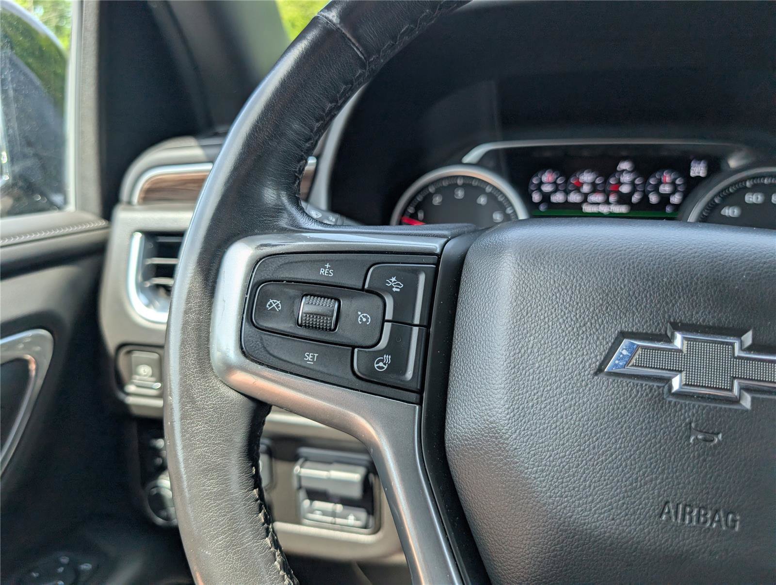 Used 2021 Chevrolet Tahoe Z71 w/ Z71 Off-Road Package AWD/4WD image 25