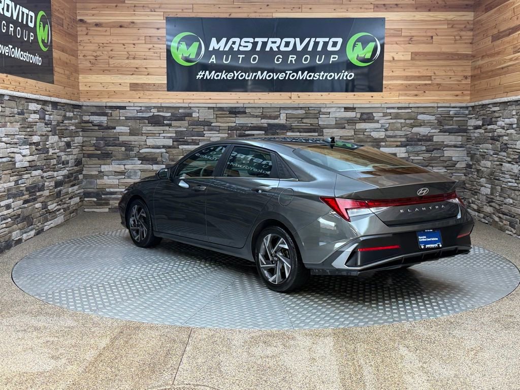 Used 2024 Hyundai Elantra SEL w/ Convenience Package image 7