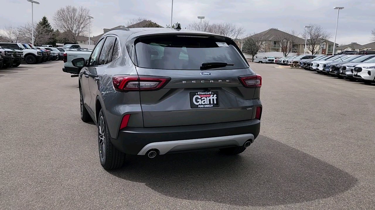 New 2025 Ford Escape PHEV image 2