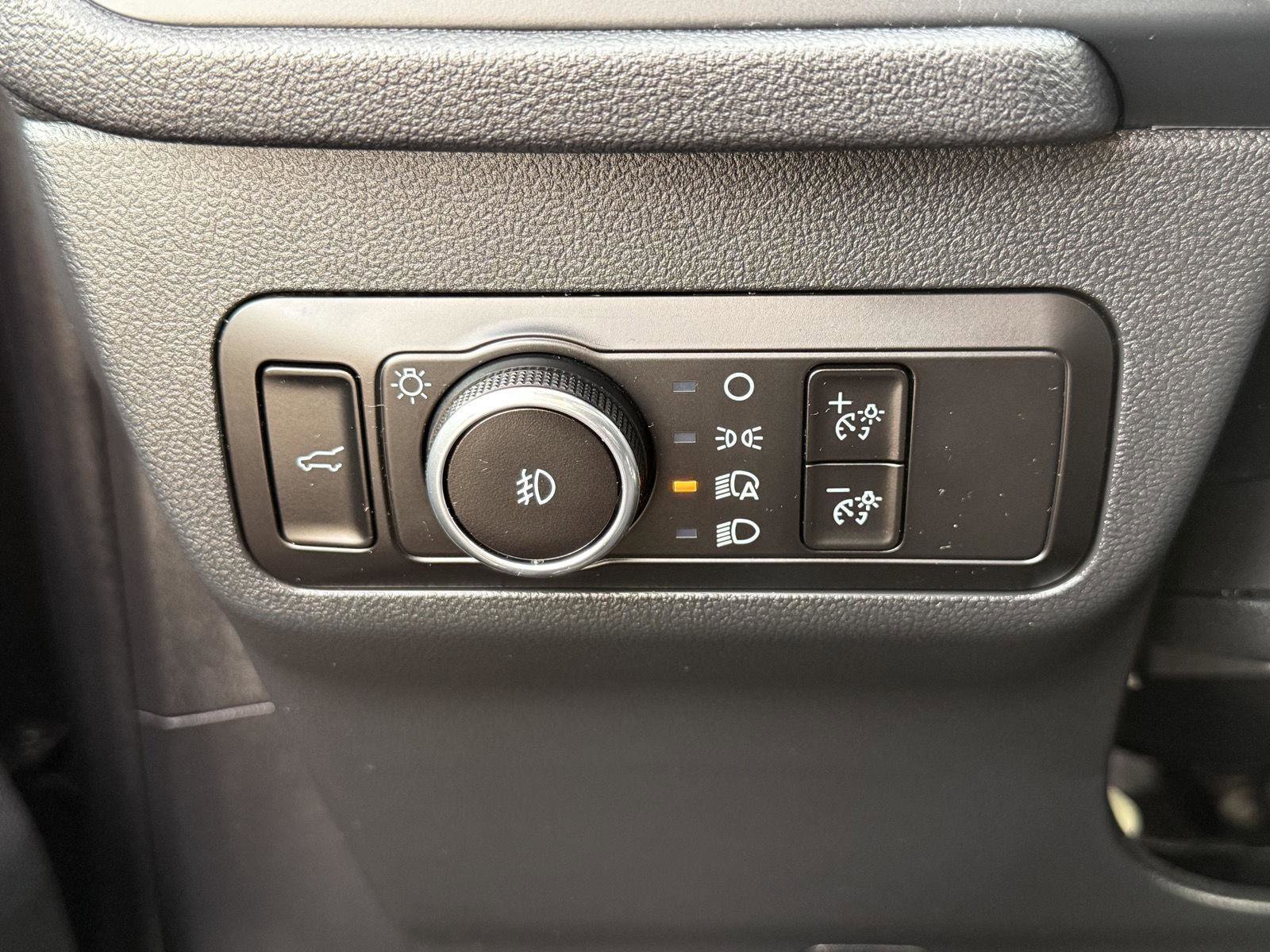 Used 2025 Ford Escape Platinum image 17