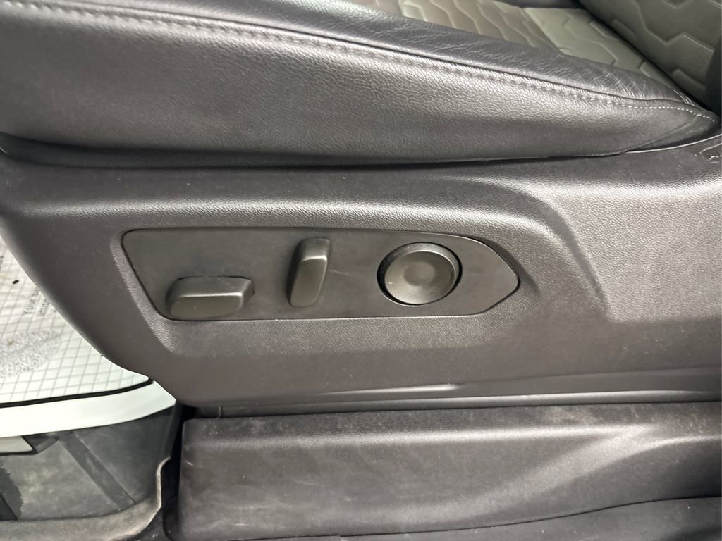 Used 2024 Chevrolet Silverado 1500 ZR2 w/ Technology Package image 40