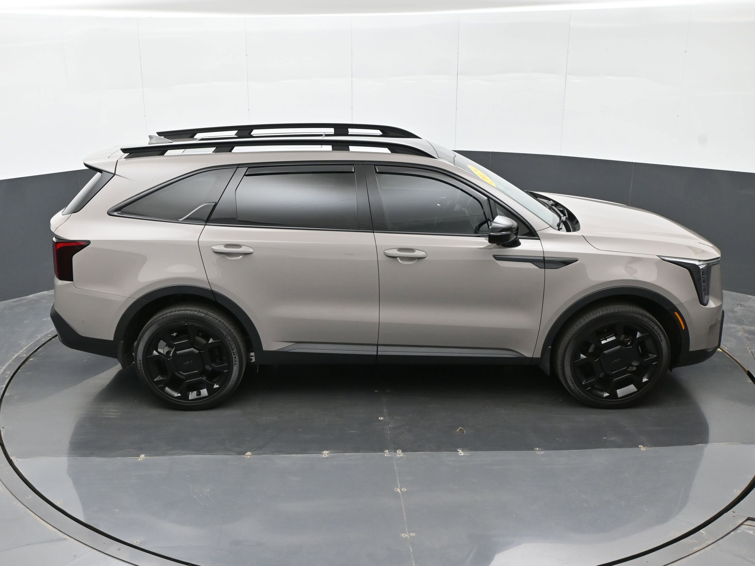 Used 2025 Kia Sorento SX image 36