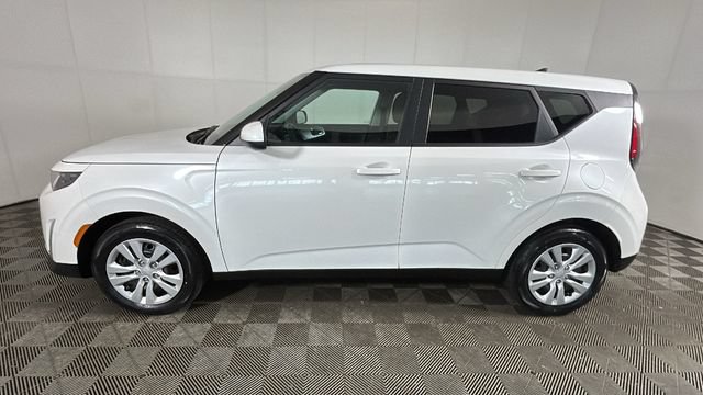Used 2024 Kia Soul LX FWD image 5