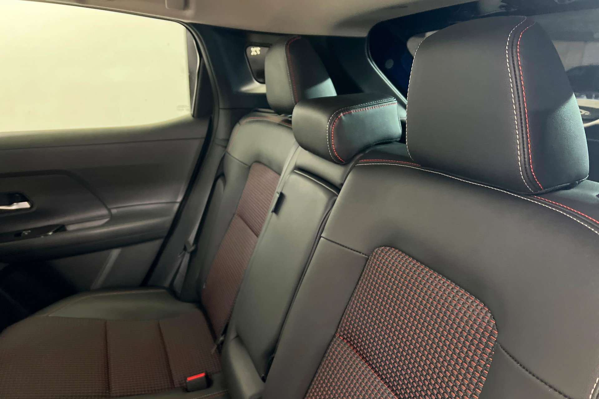 New 2026 Nissan Kicks SR image 20