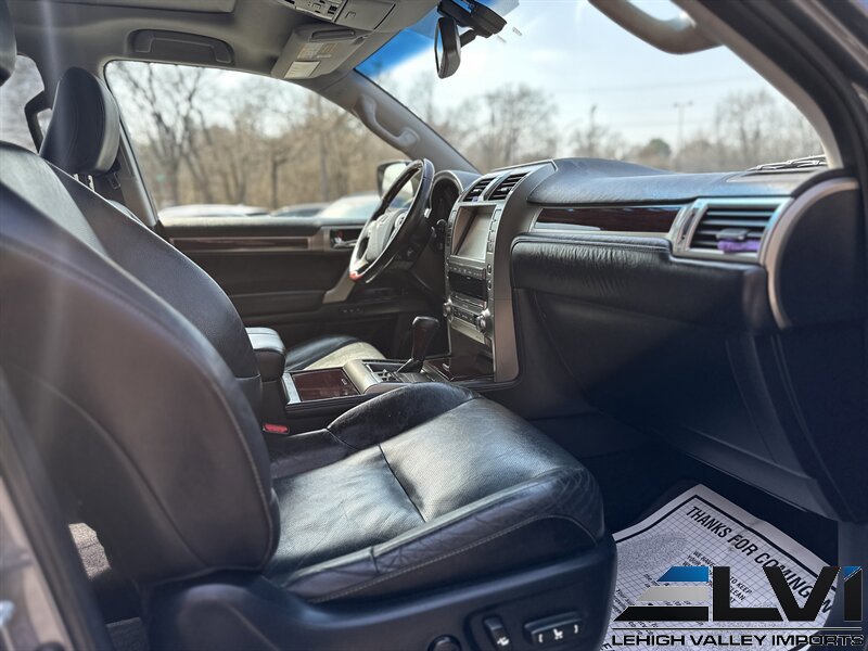 Used 2018 Lexus GX 460 Premium w/ Premium Package AWD/4WD image 24