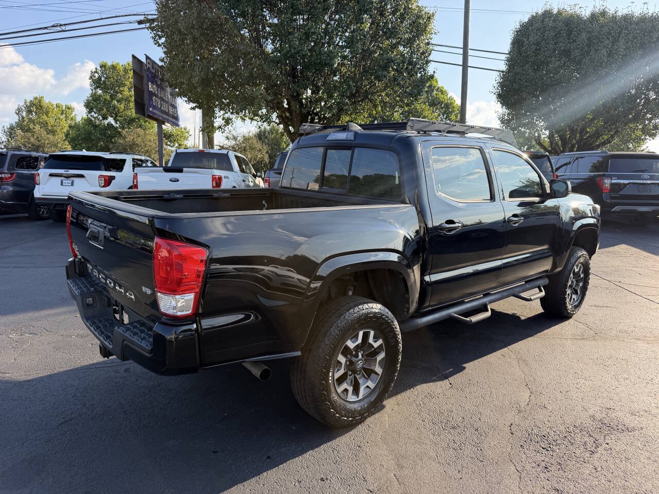 Used 2016 Toyota Tacoma SR w/ Towing Package AWD/4WD image 4