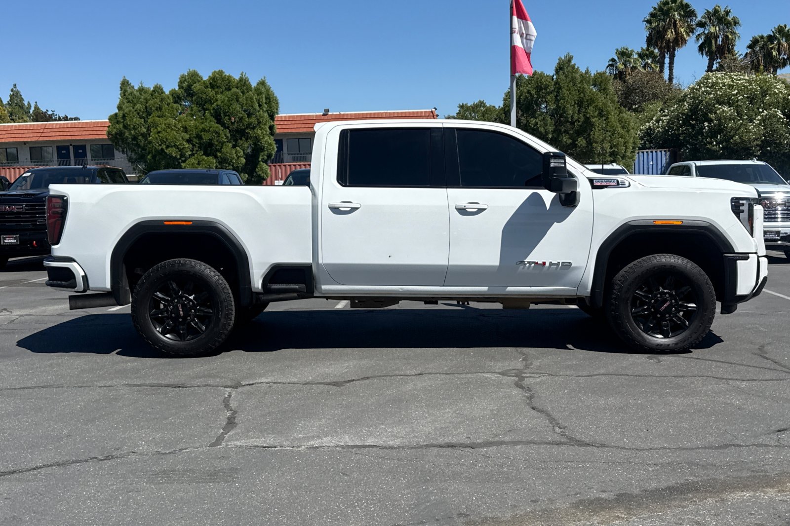 Used 2026 GMC Sierra 2500 AT4 AWD/4WD image 3