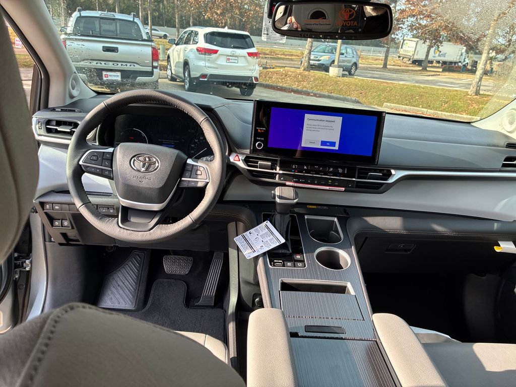 New 2026 Toyota Sienna XLE image 19