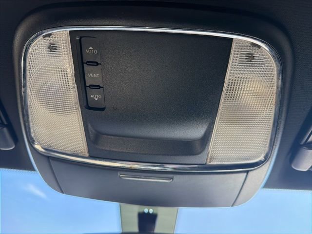 Used 2019 Dodge Charger SXT w/ Leather Interior Group image 38