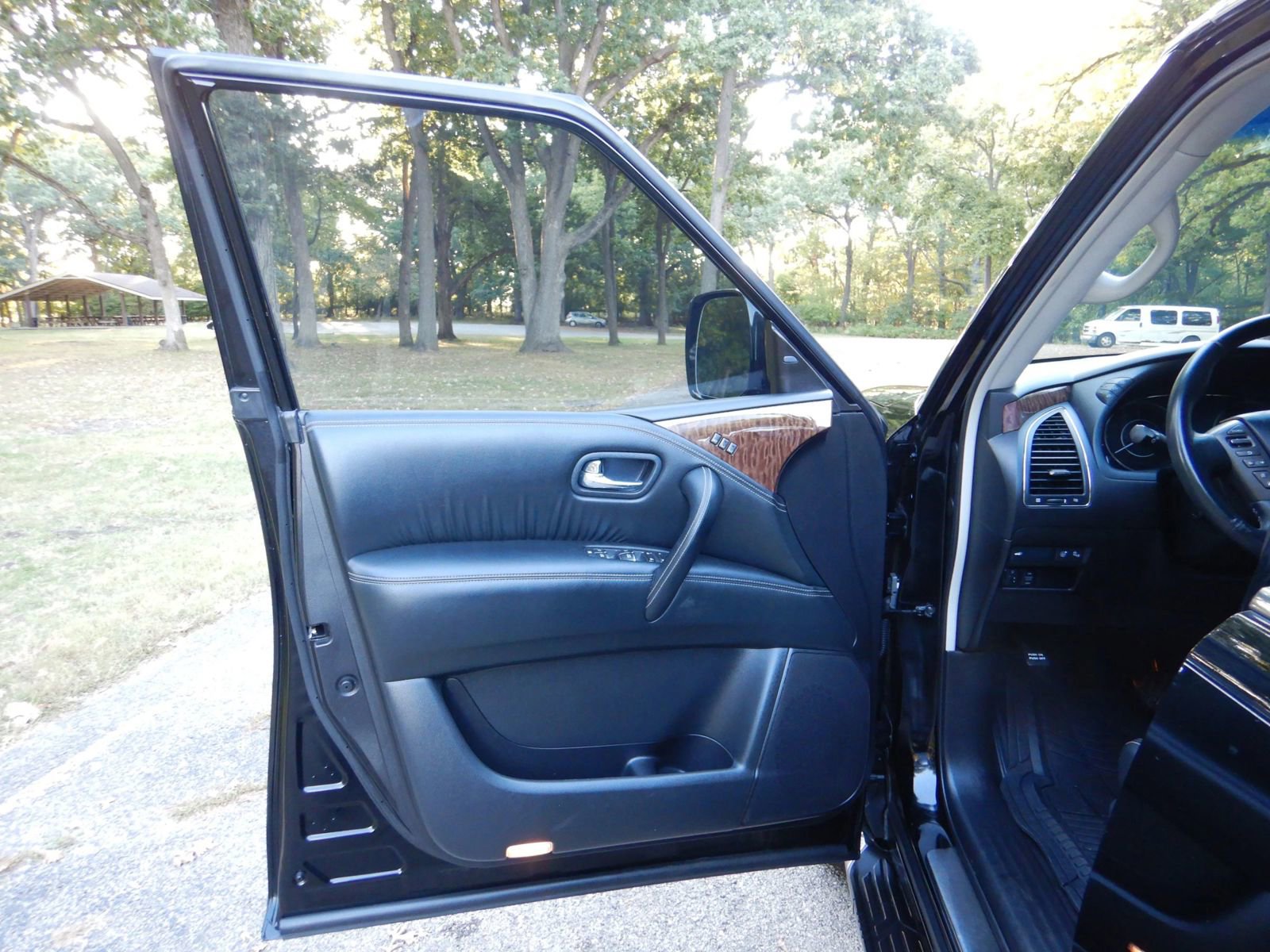 Used 2017 Nissan Armada Platinum w/ Captain Seat Package image 10