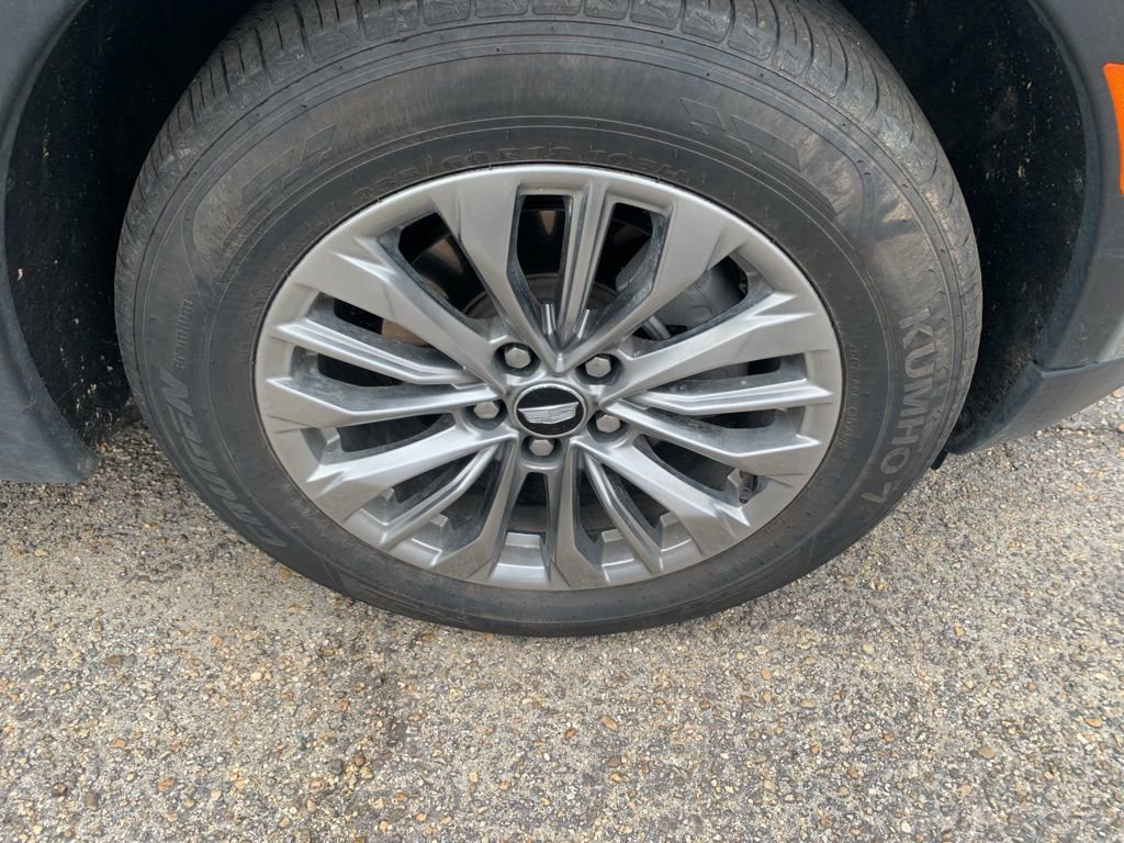 Used 2024 Cadillac XT4 Premium Luxury image 12