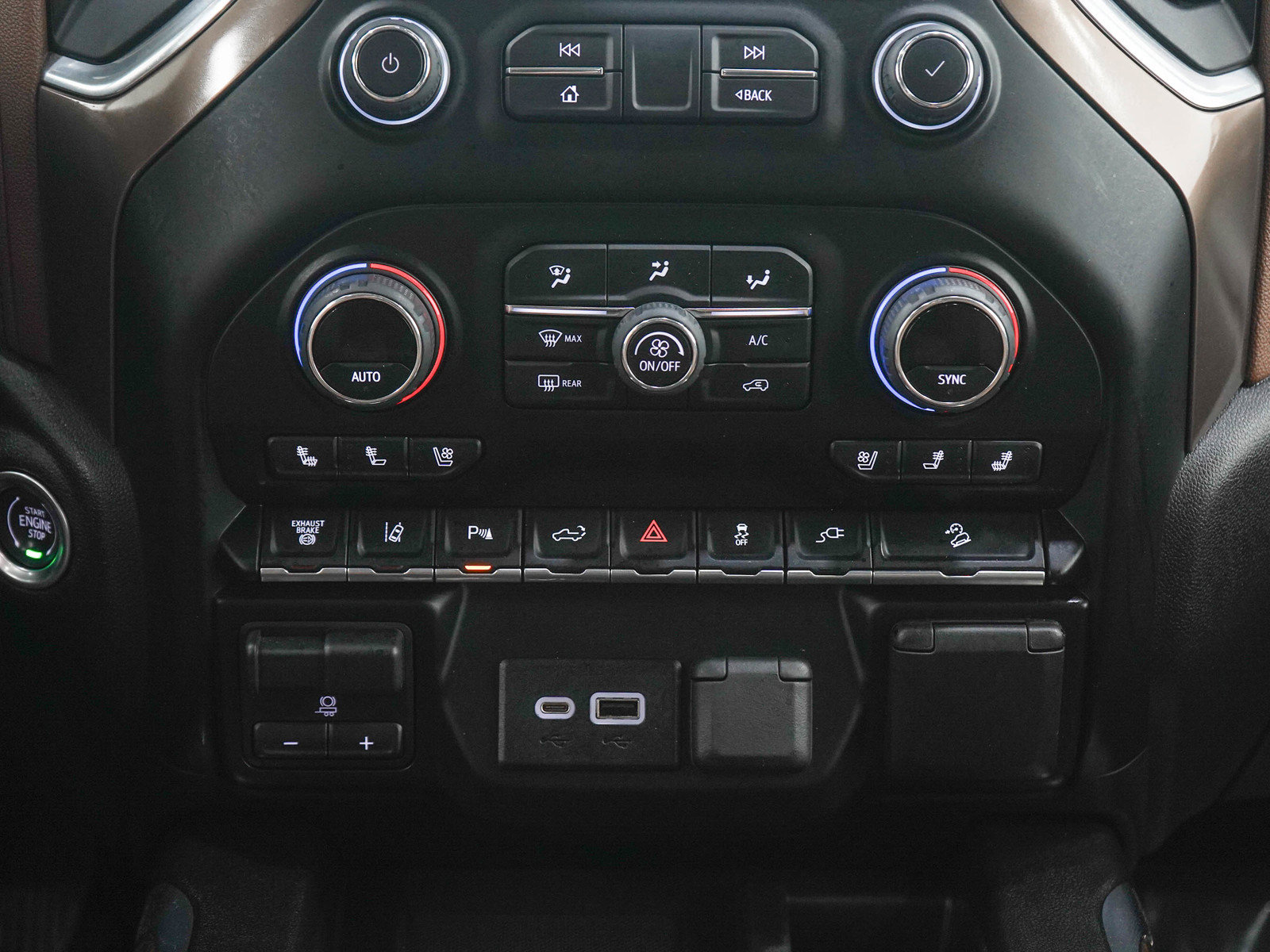 Used 2022 Chevrolet Silverado 2500 High Country w/ Technology Package AWD/4WD image 19