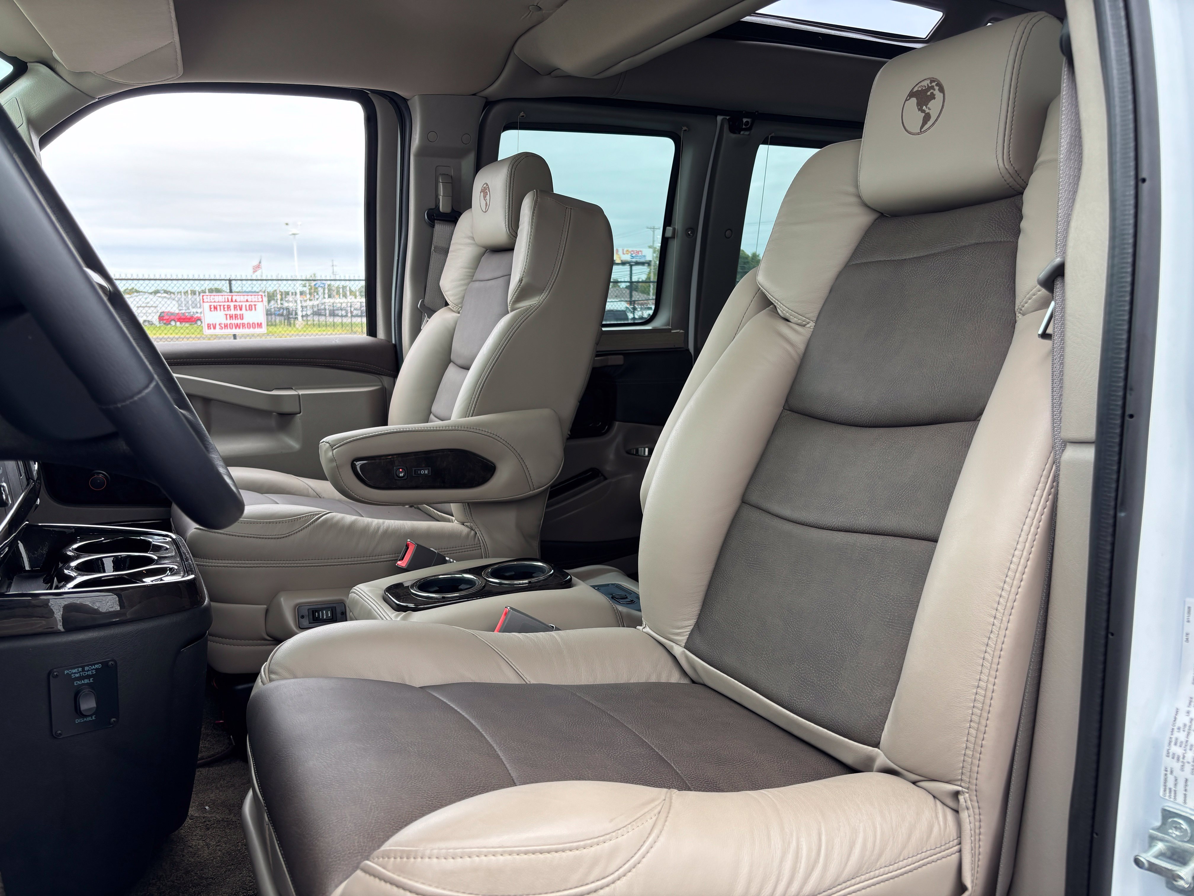 New 2026 GMC Savana 2500 w/ Driver Convenience Package RWD image 17