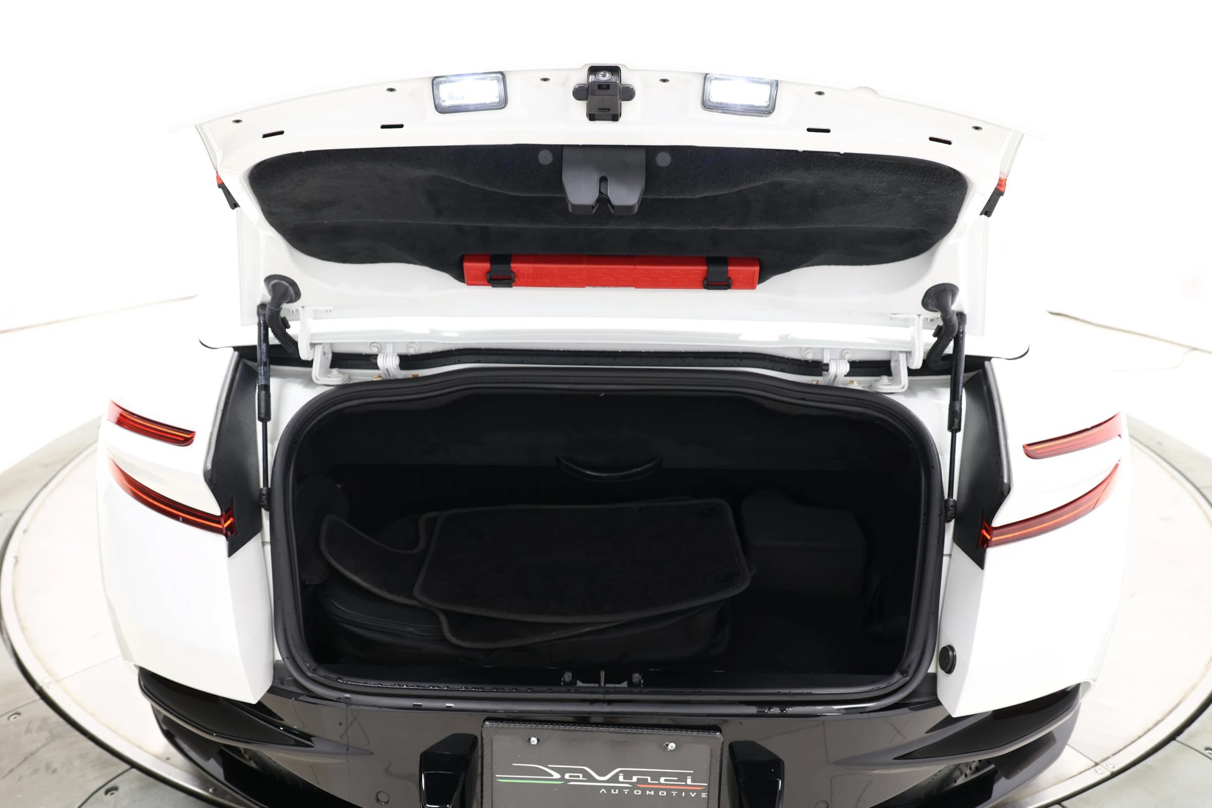 Used 2019 Aston Martin DB11 Volante RWD image 68
