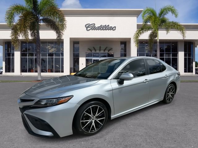 Used 2024 Toyota Camry SE image 6