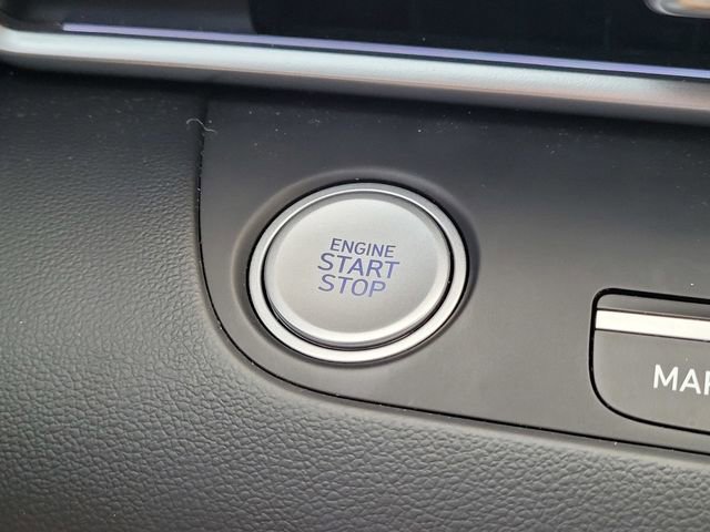 Used 2024 Hyundai Elantra SEL image 18