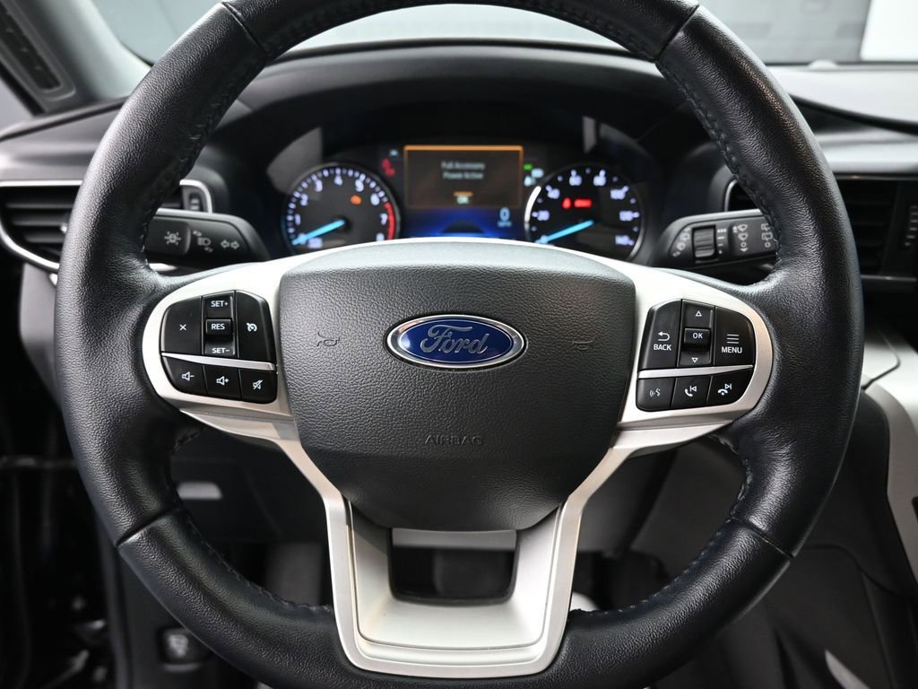 Used 2022 Ford Explorer XLT w/ Equipment Group 202A image 13