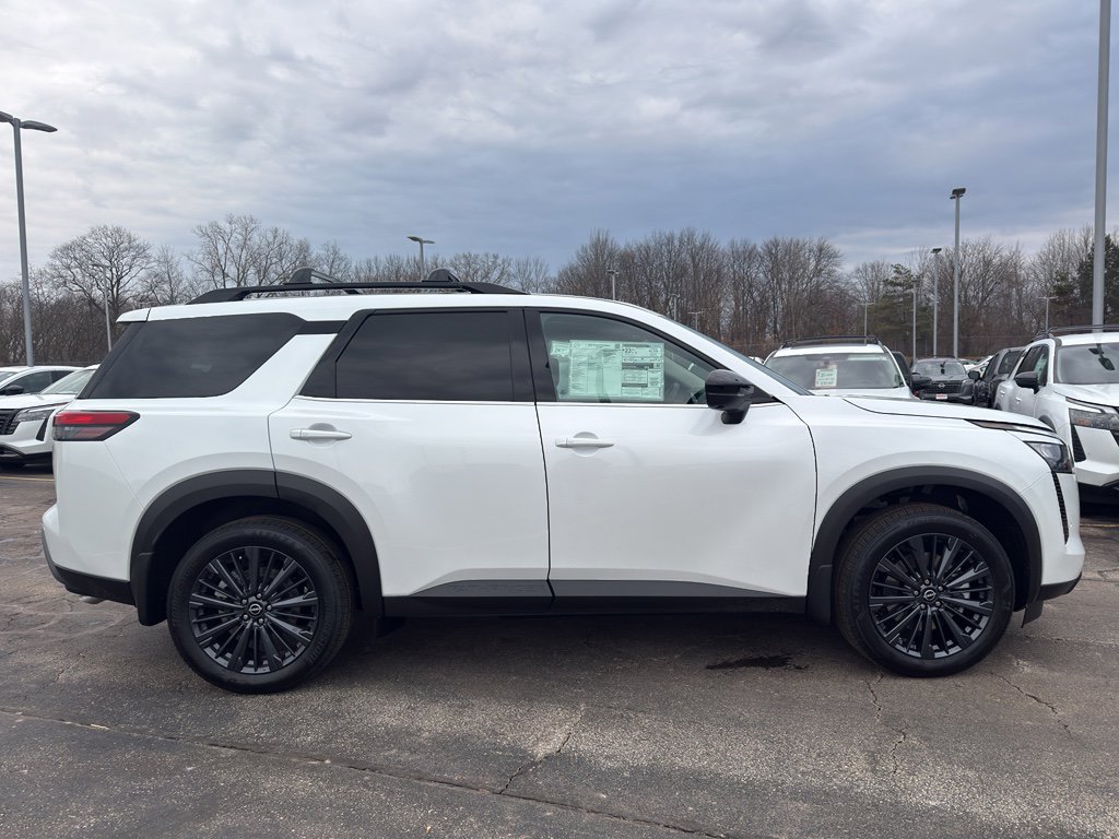 New 2026 Nissan Pathfinder SL image 4