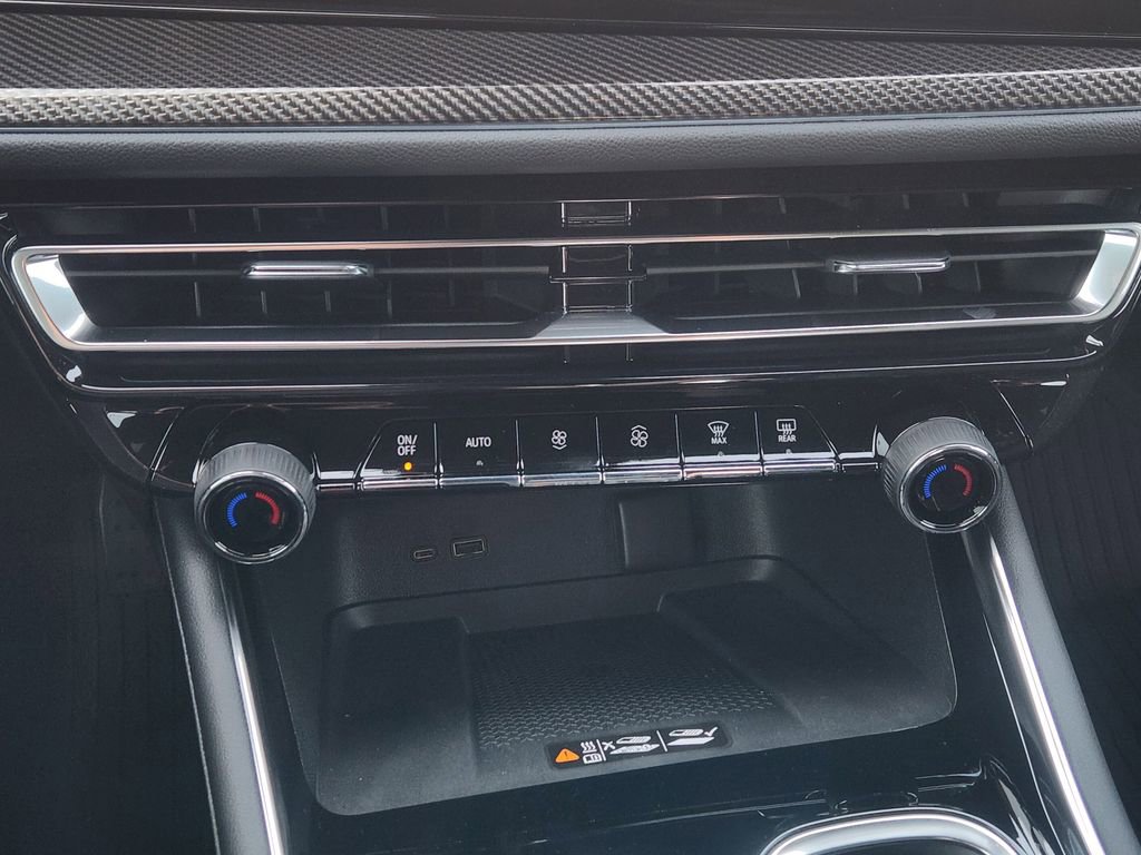 New 2026 Chevrolet Traverse High Country w/ LPO, Floor Liner Package image 15