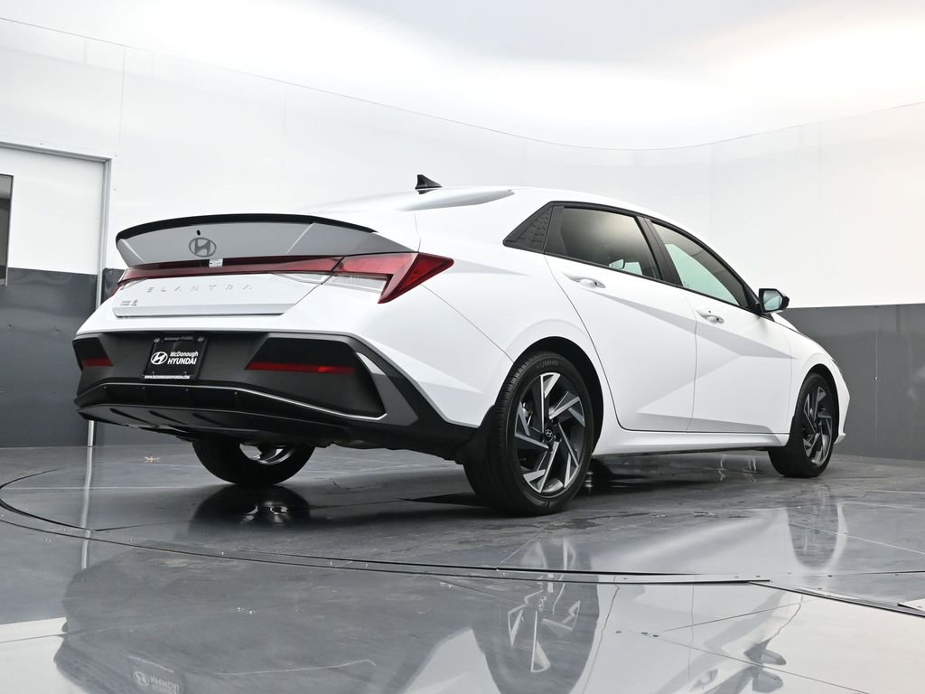 Used 2025 Hyundai Elantra Sport image 23