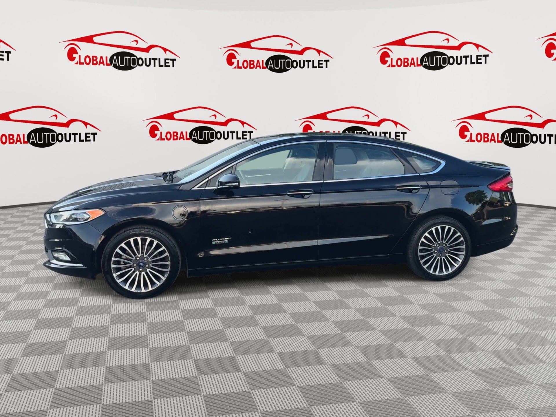 Used 2018 Ford Fusion Energi Titanium FWD image 5