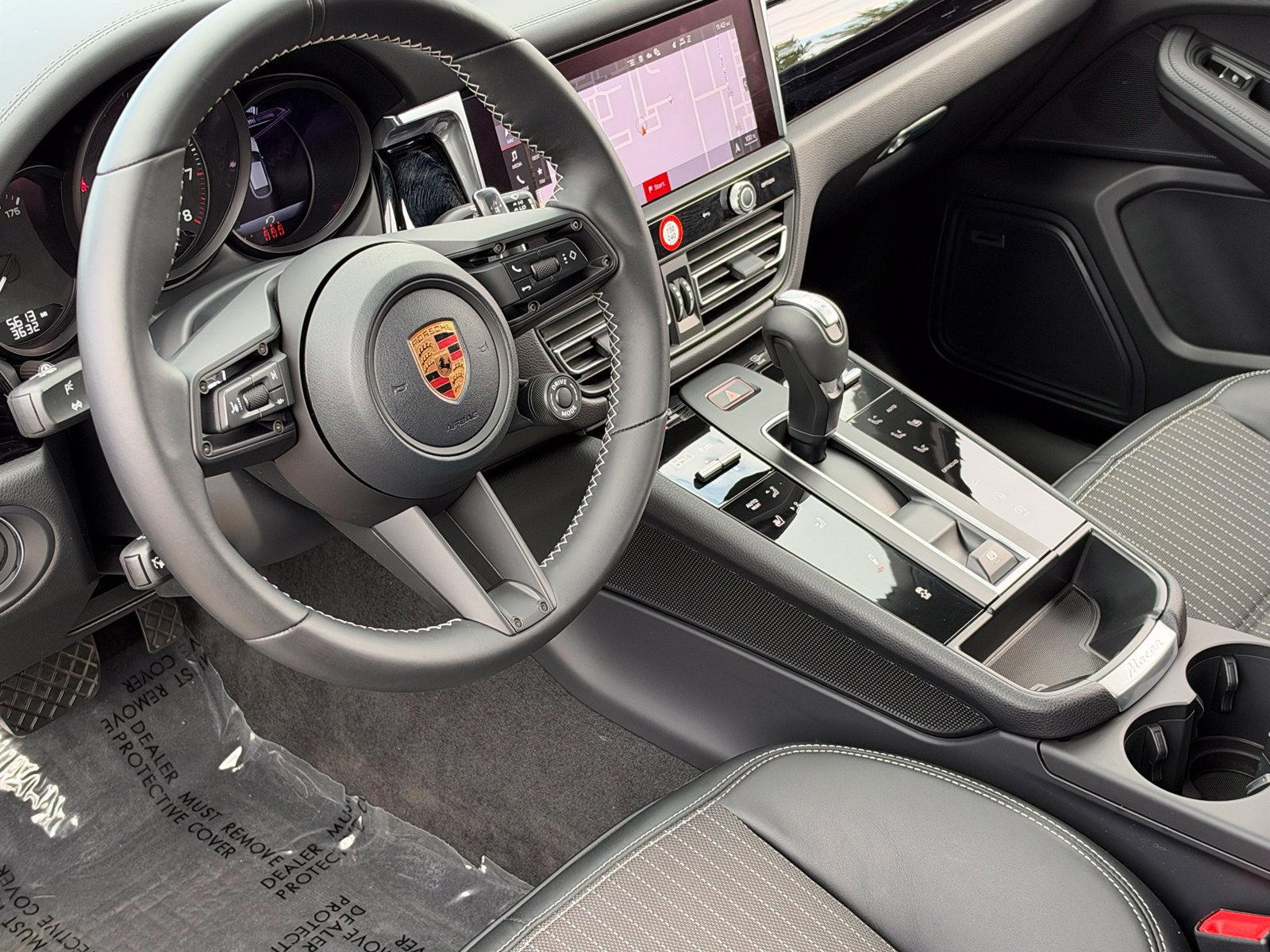 Used 2026 Porsche Macan Turbo AWD/4WD image 4