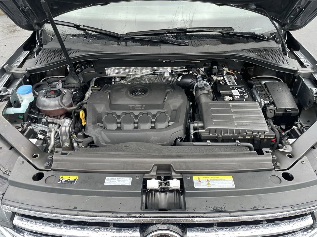 Certified 2023 Volkswagen Tiguan SE image 13