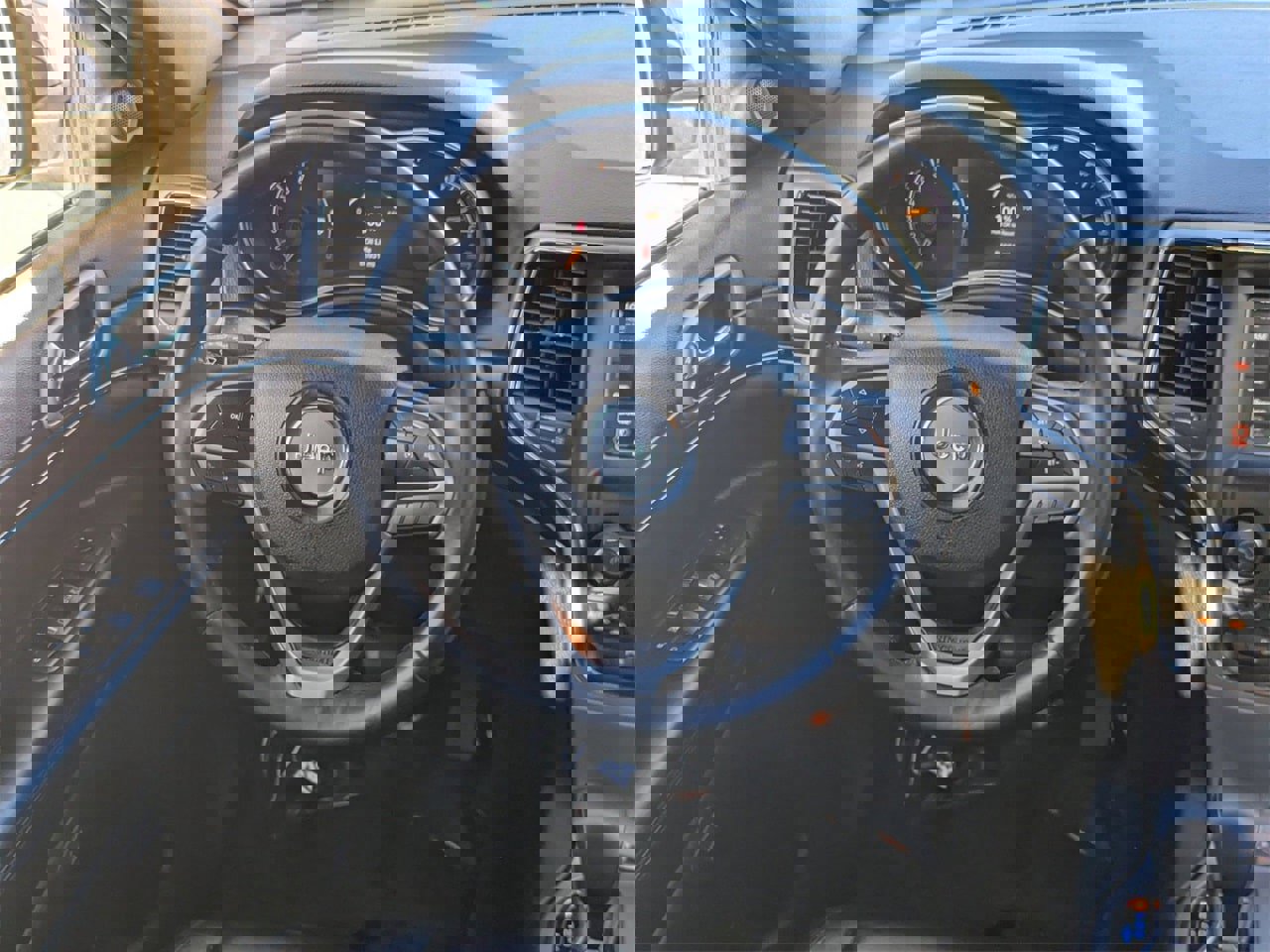 Used 2018 Jeep Grand Cherokee Limited image 13