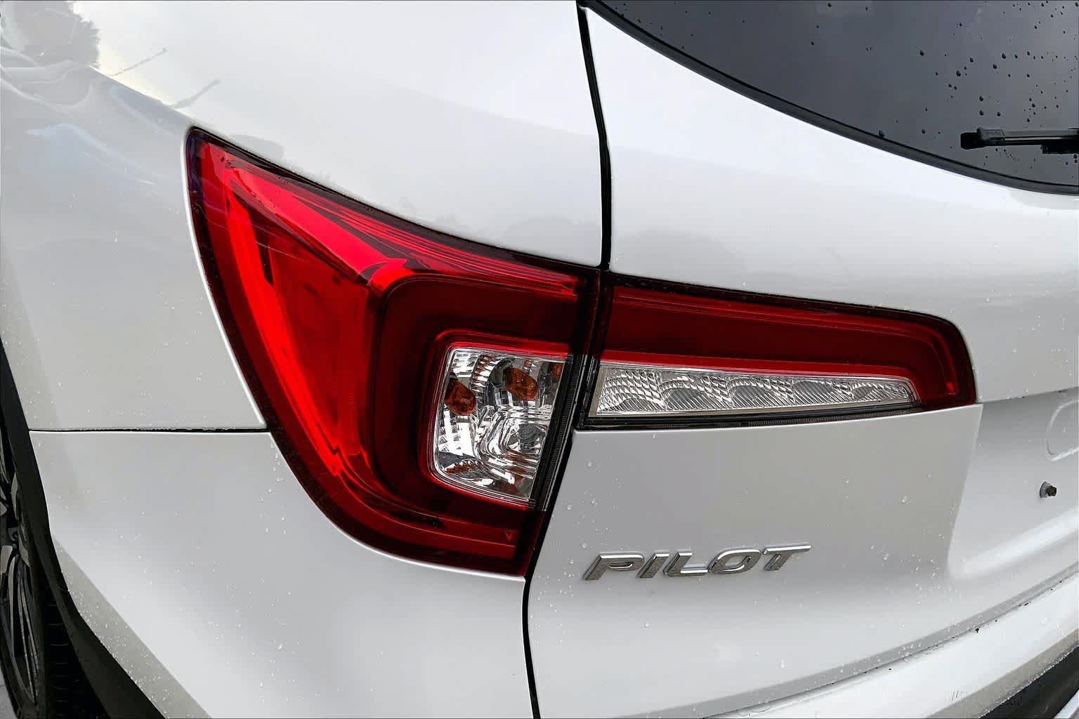 Certified 2020 Honda Pilot Touring image 28
