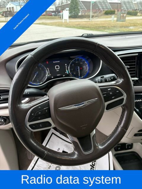 Used 2020 Chrysler Pacifica Touring-L Plus image 16