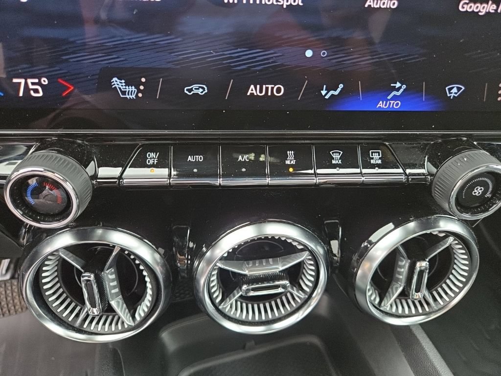 Certified 2025 Chevrolet Blazer EV LT AWD/4WD image 22