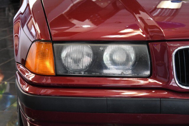 Used 1996 BMW 318i Convertible RWD image 4