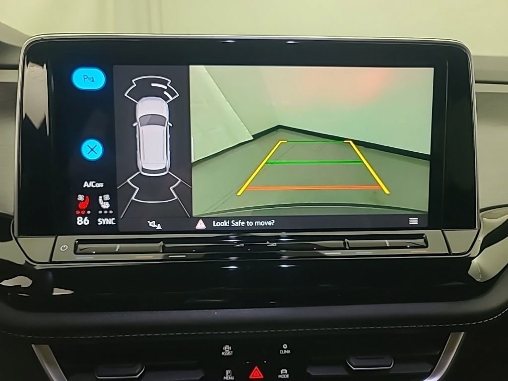 Used 2025 Volkswagen Atlas Cross Sport SE image 32