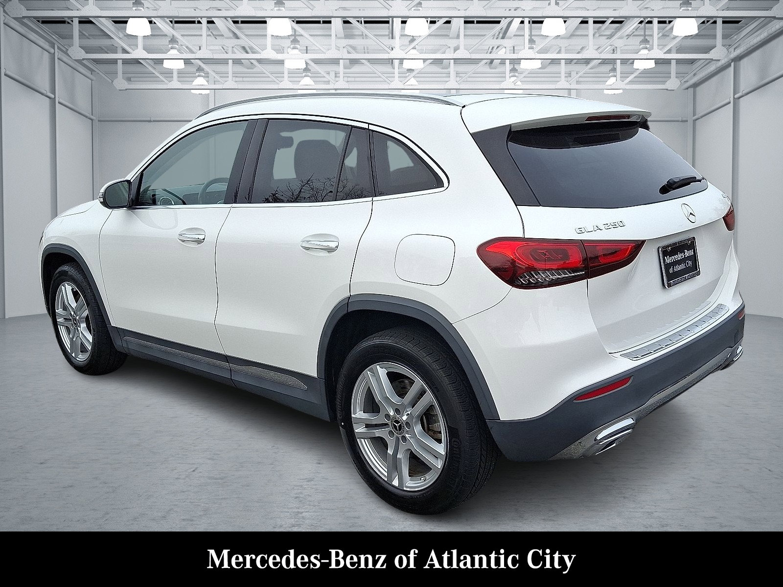 Used 2022 Mercedes-Benz GLA 250 4MATIC image 4