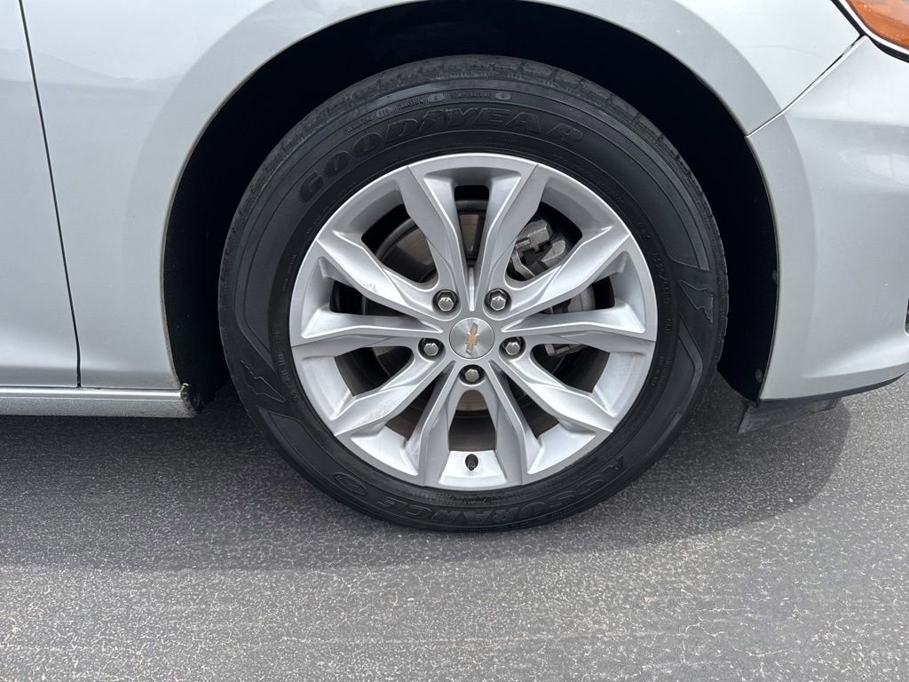 Used 2019 Chevrolet Malibu LT image 3