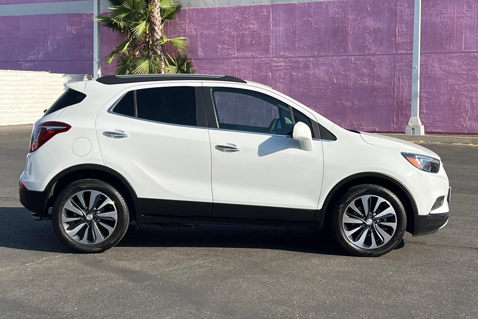 Used 2021 Buick Encore Preferred FWD image 3