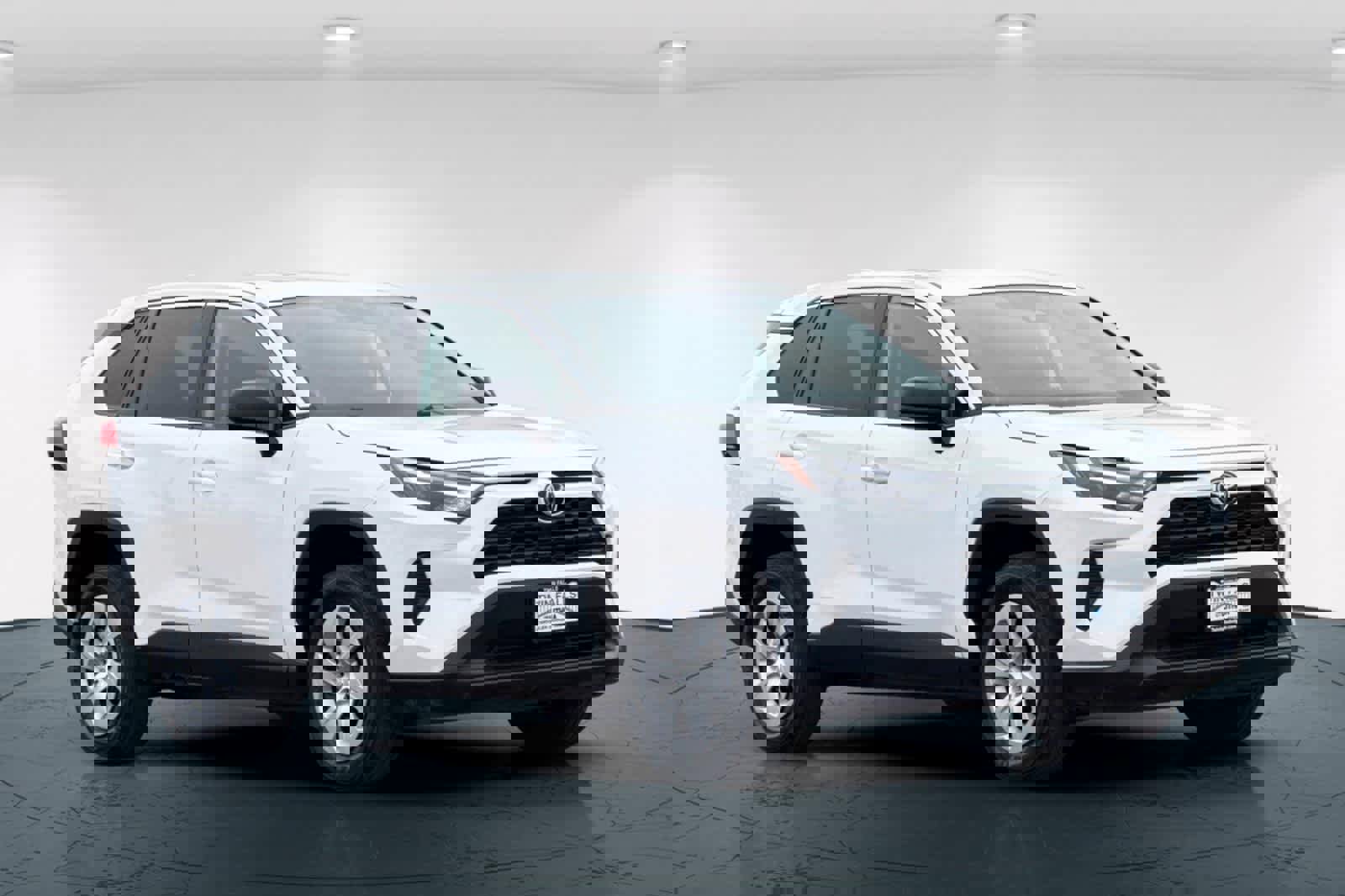 Used 2024 Toyota RAV4 LE image 5