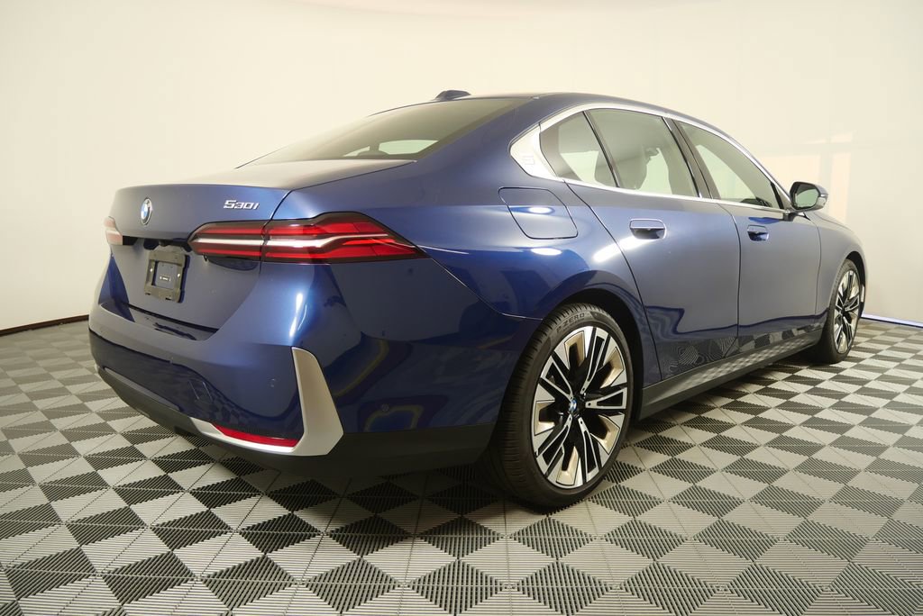 Certified 2026 BMW 530i RWD image 3