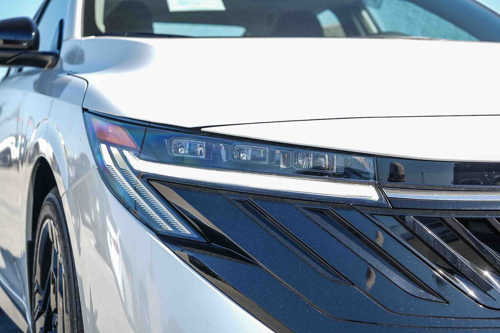 New 2027 Nissan Sentra SR FWD image 4
