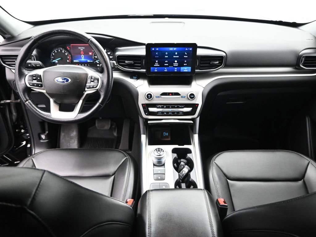 Certified 2022 Ford Explorer XLT w/ Equipment Group 202A image 22