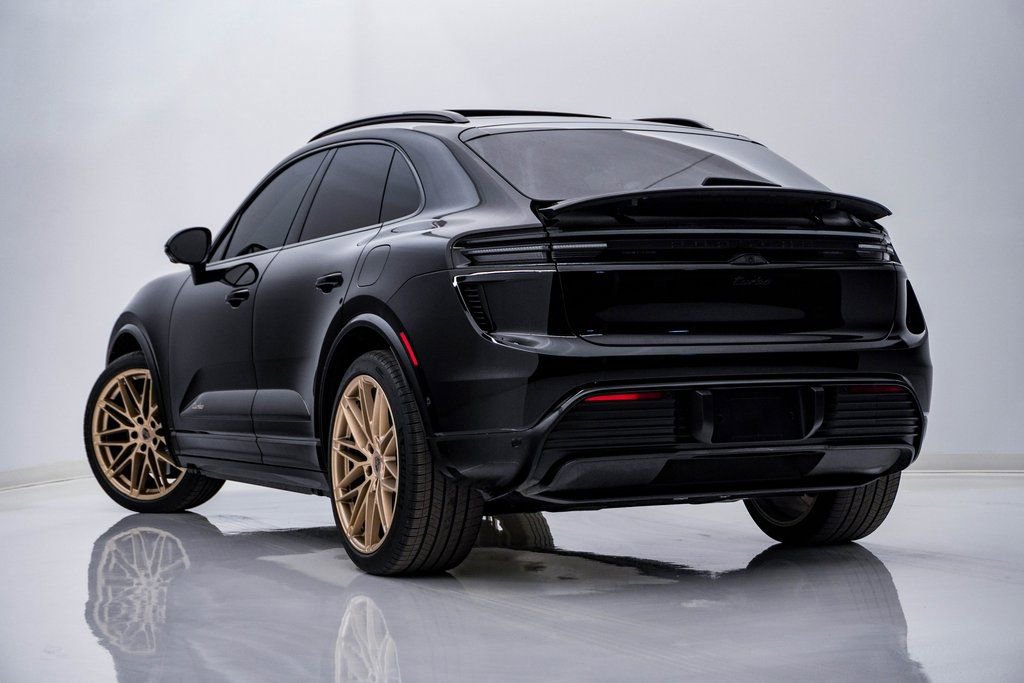 Certified 2025 Porsche Macan Turbo Electric image 3