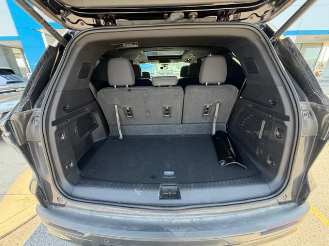Used 2026 Chevrolet Traverse LT w/ Sun and Wheel Package AWD/4WD image 14