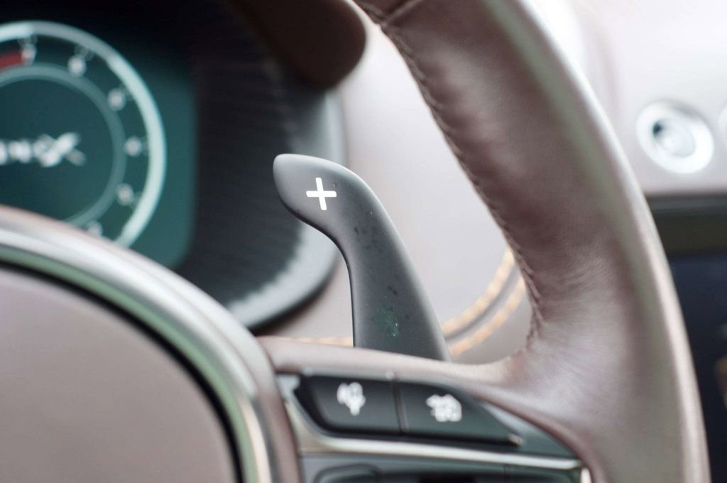 Used 2022 Aston Martin DBX image 27