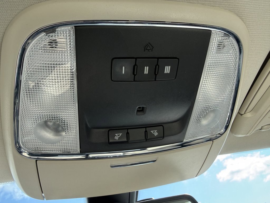 Used 2015 Chrysler 300 Limited w/ 300 Premium Group image 28