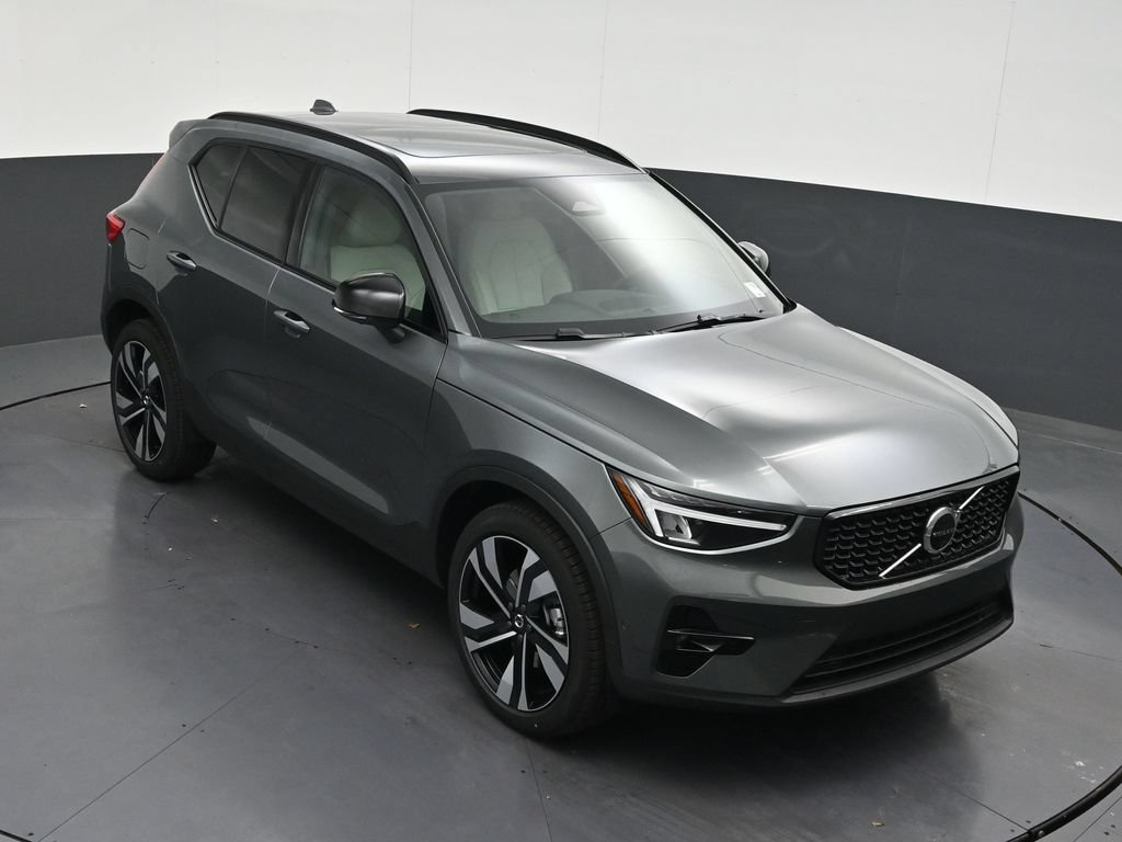 New 2026 Volvo XC40 B5 Plus AWD/4WD image 19