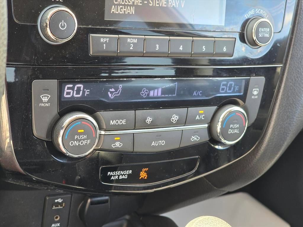 Used 2015 Nissan Rogue SV image 18